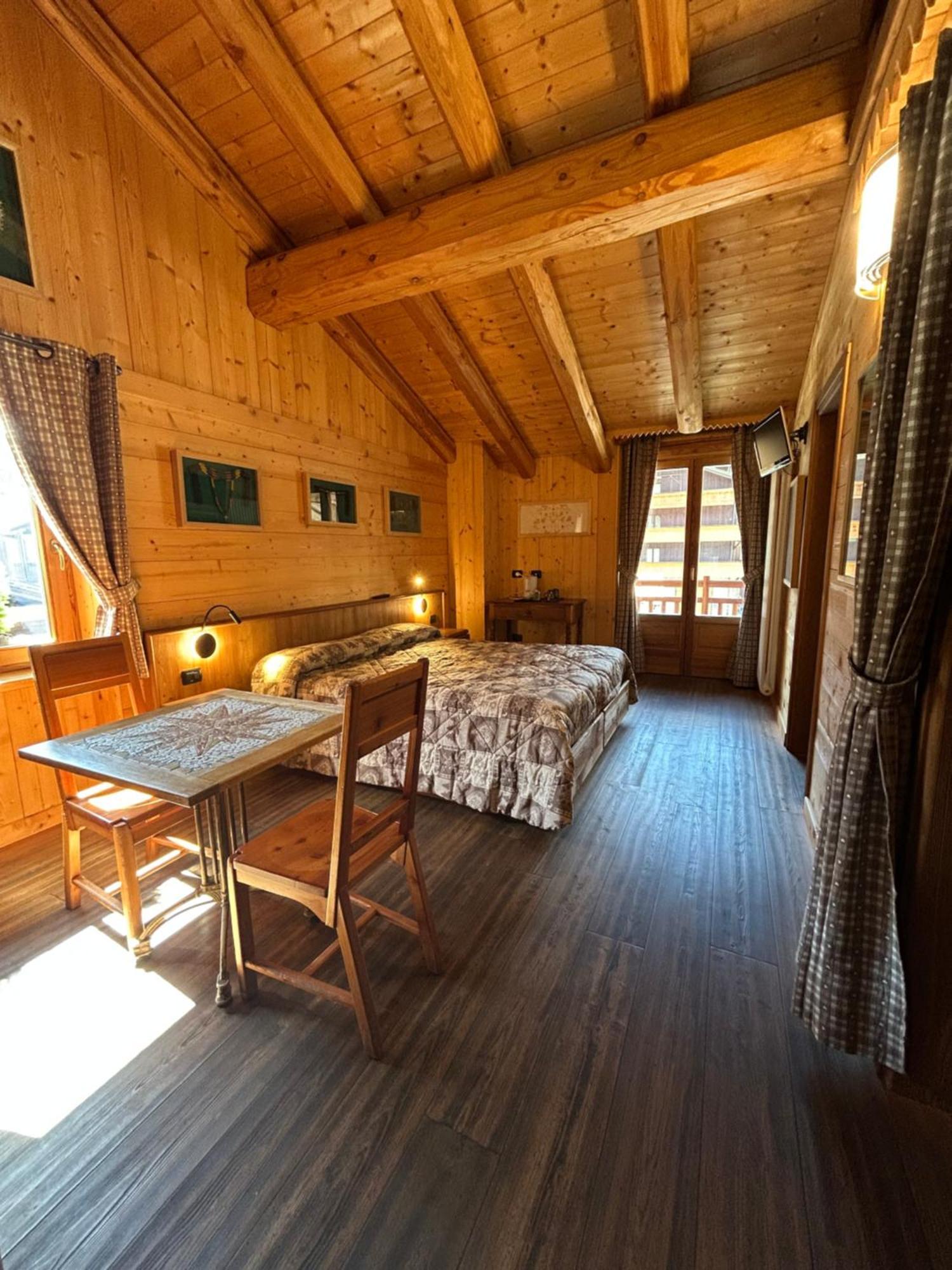 Hibou Chambres - Cogne Extérieur photo